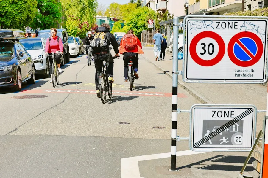Photo bicycle lanes guide